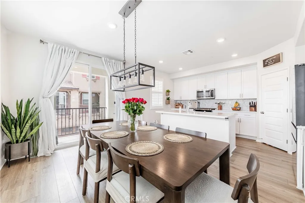 40709 Melrose Drive, Temecula, California 92591 home-pic-13