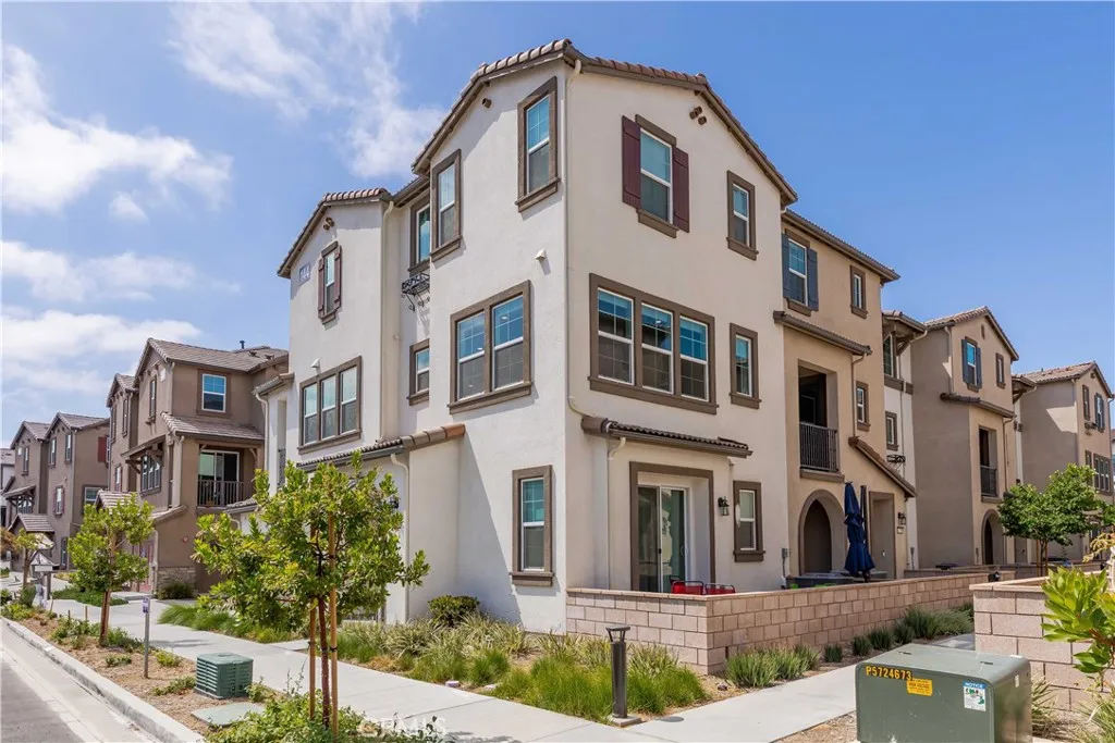 40709 Melrose Drive, Temecula, California 92591 home-pic-2
