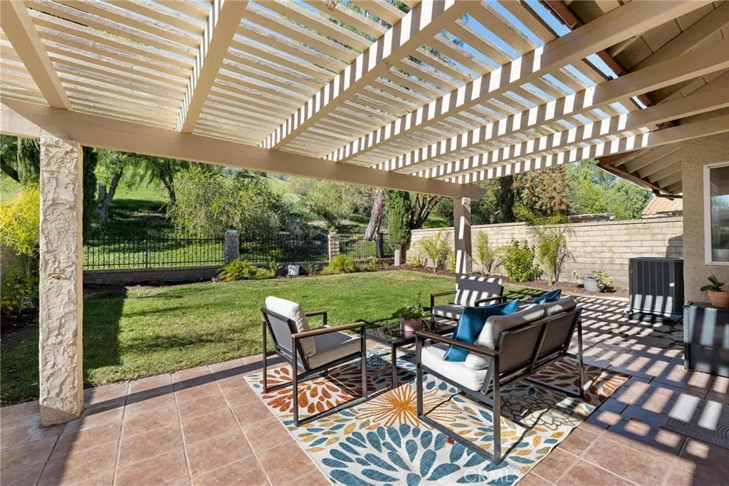 28205 Stonington Lane, Saugus, California 91350 home-pic-51