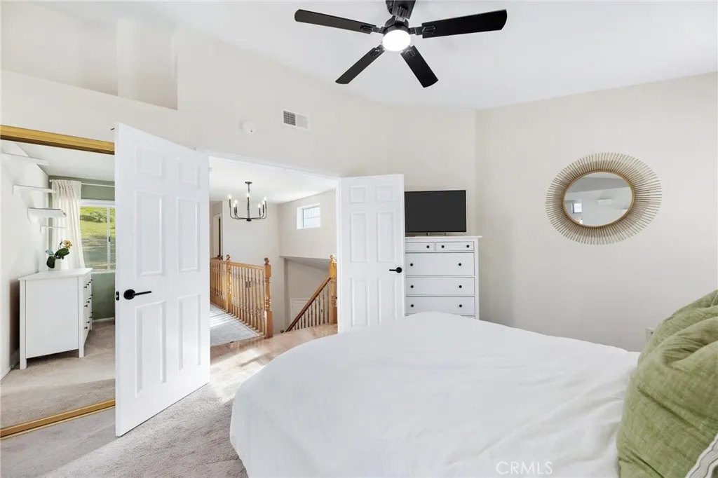 28205 Stonington Lane, Saugus, California 91350 home-pic-22