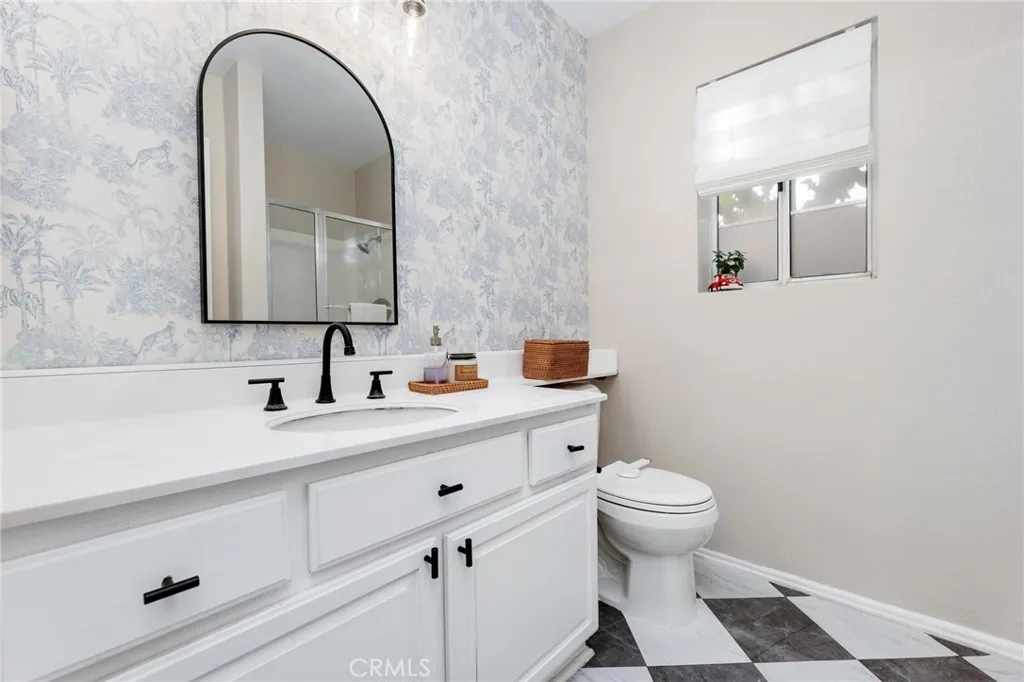 28205 Stonington Lane, Saugus, California 91350 home-pic-38