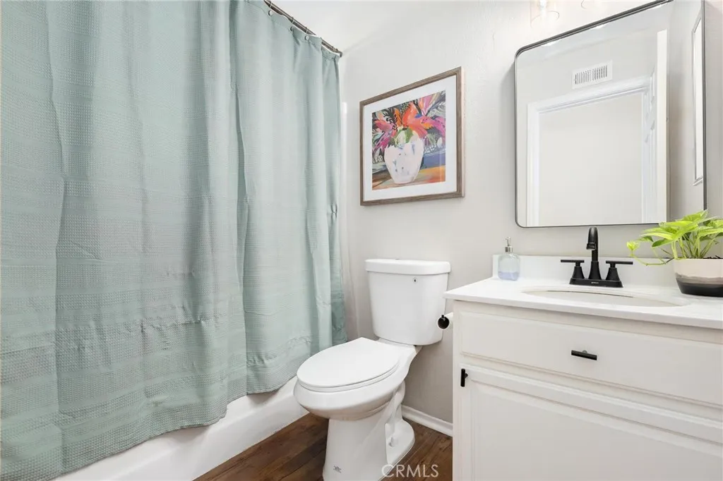 28205 Stonington Lane, Saugus, California 91350 home-pic-32