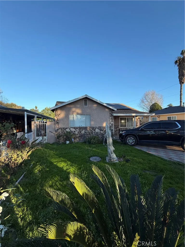 1335 Massachusetts, San Bernardino, California 92411 home-pic-1