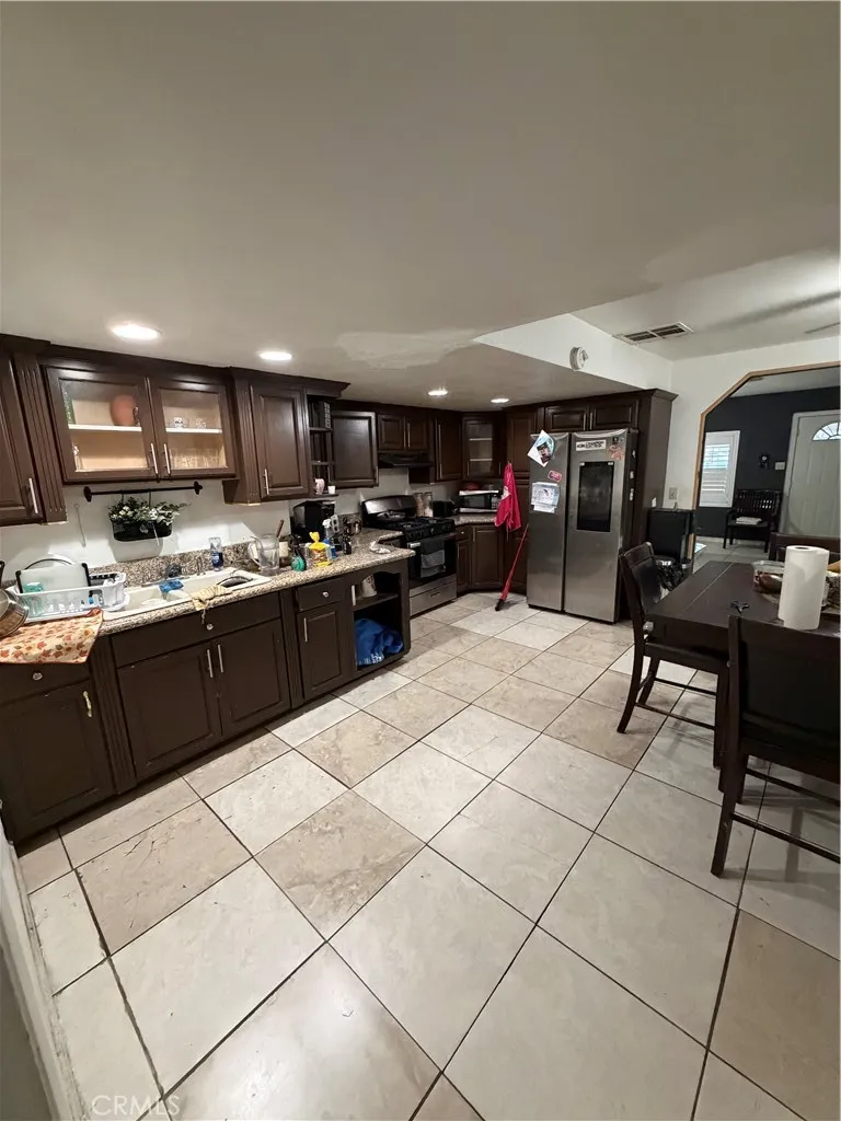 1335 Massachusetts, San Bernardino, California 92411 home-pic-3