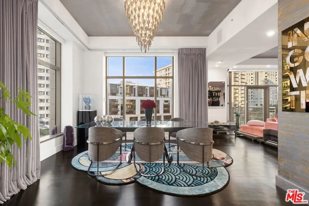10776 Wilshire Boulevard 403, Los Angeles, California 90024 home-pic-3