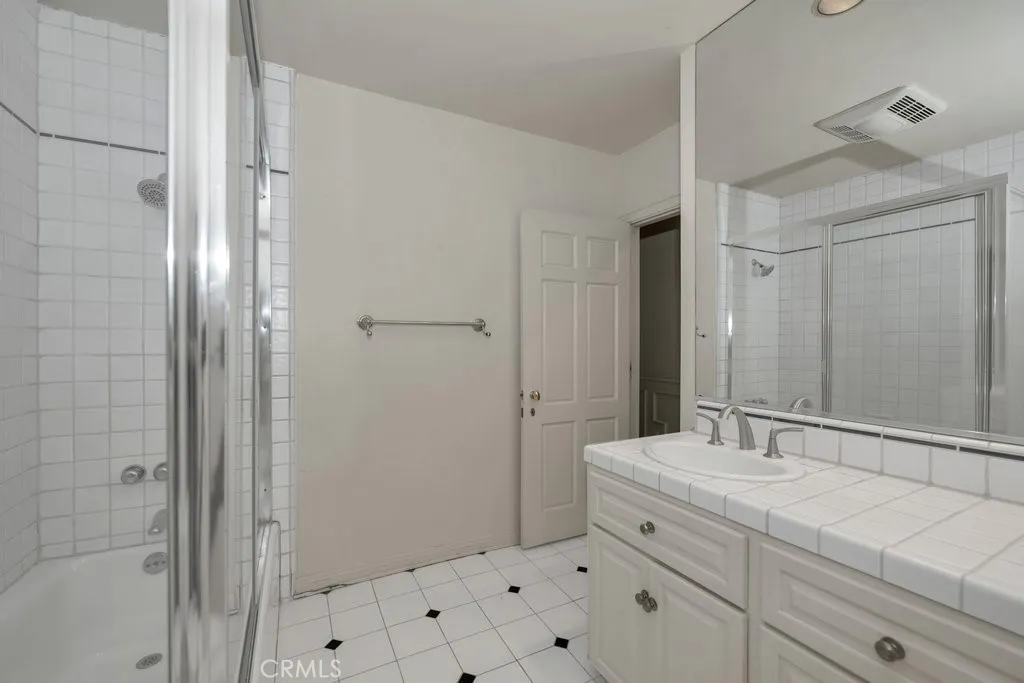 5504 Donna Avenue, Tarzana, California 91356 home-pic-22