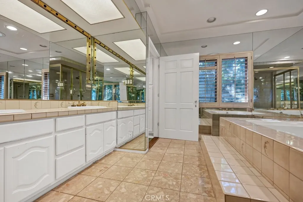 5504 Donna Avenue, Tarzana, California 91356 home-pic-15