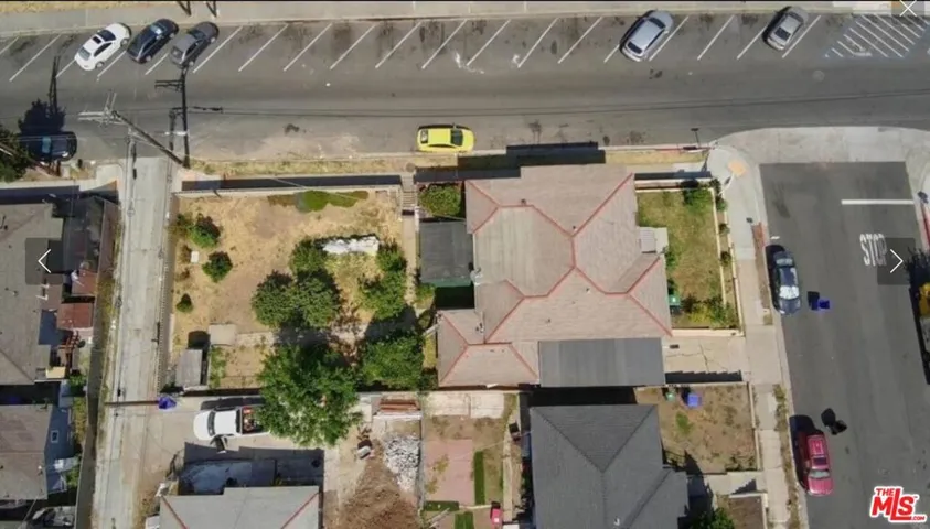 Lot with the extra space to pu