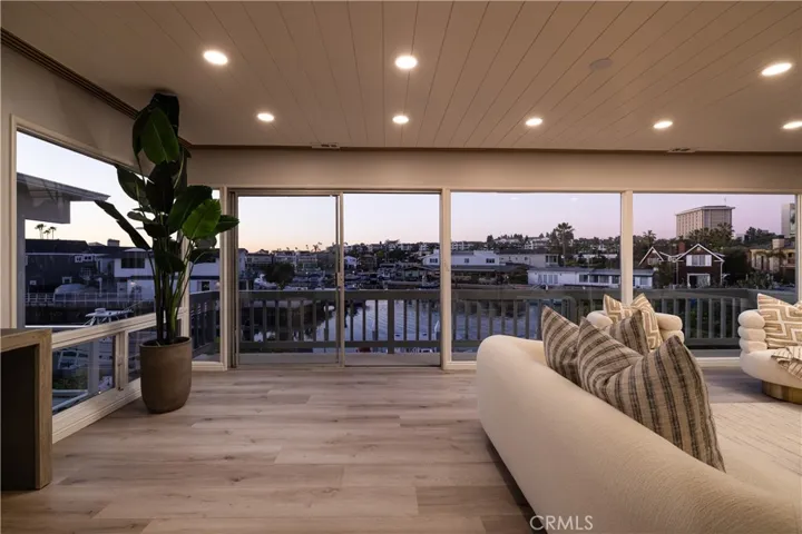 613 36Th St, Newport Beach 92663 Newport Lido Peninsula