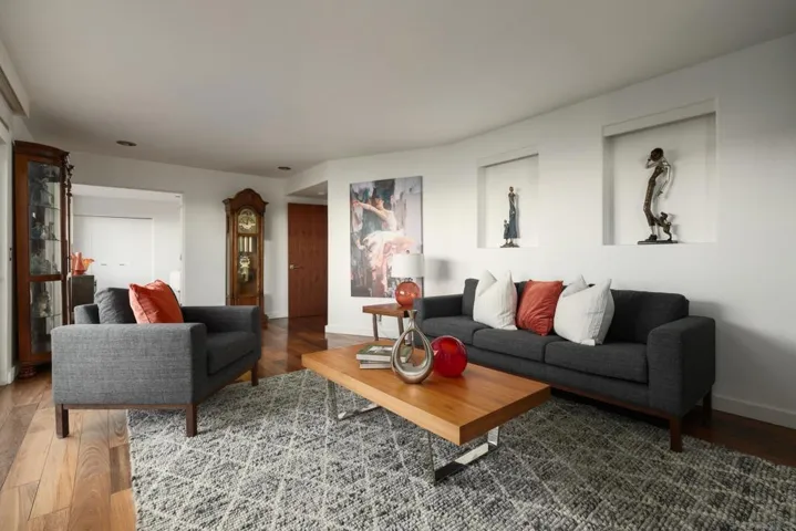 1642 Valdes Dr., La Jolla, California 92037