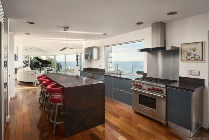1642 Valdes Dr., La Jolla, California 92037
