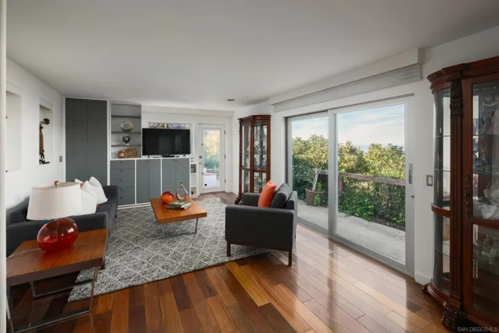 1642 Valdes Dr., La Jolla, California 92037