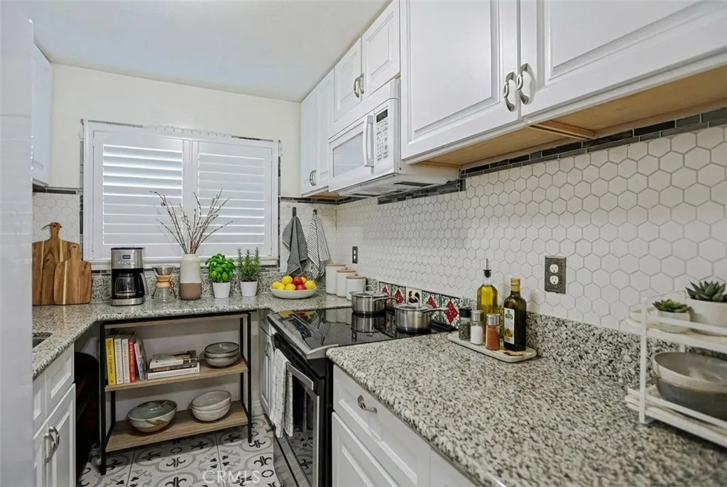 631 N Bristol 62, Santa Ana, California 92703 home-pic-11