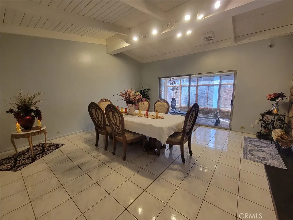 Look at the size of this room