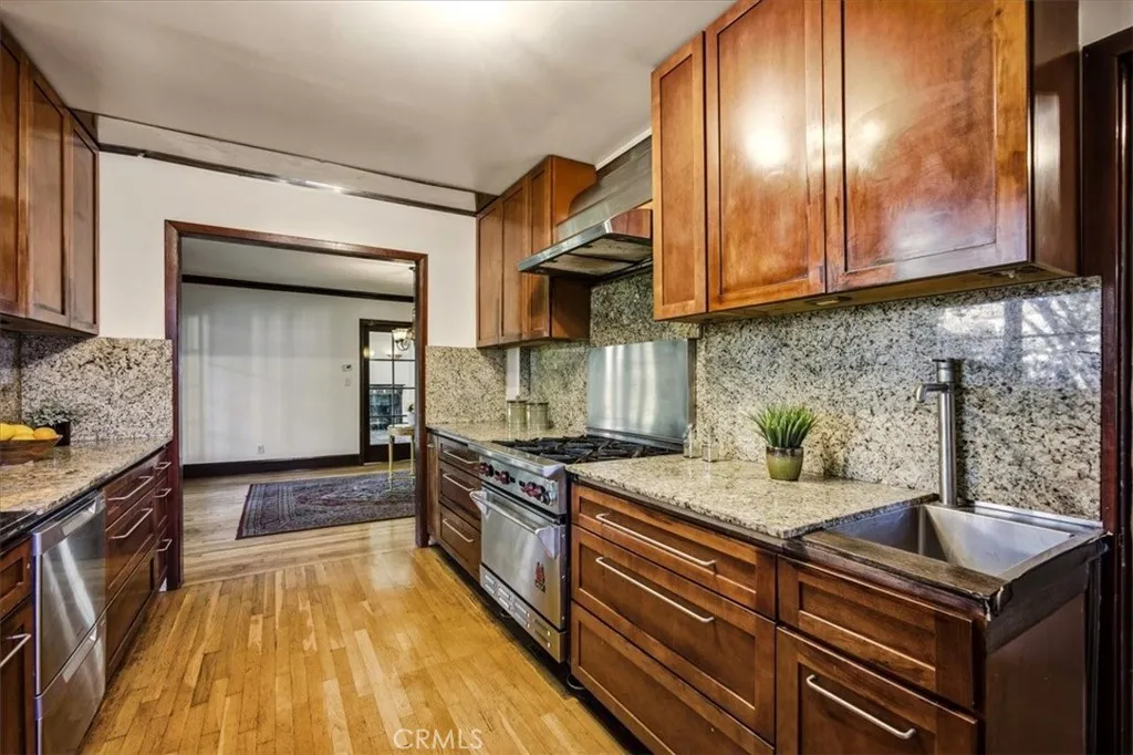 489 W 6th, Claremont, California 91711 home-pic-22
