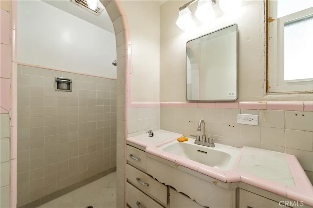 1885 W 9th, Upland, California 91786 home-pic-30