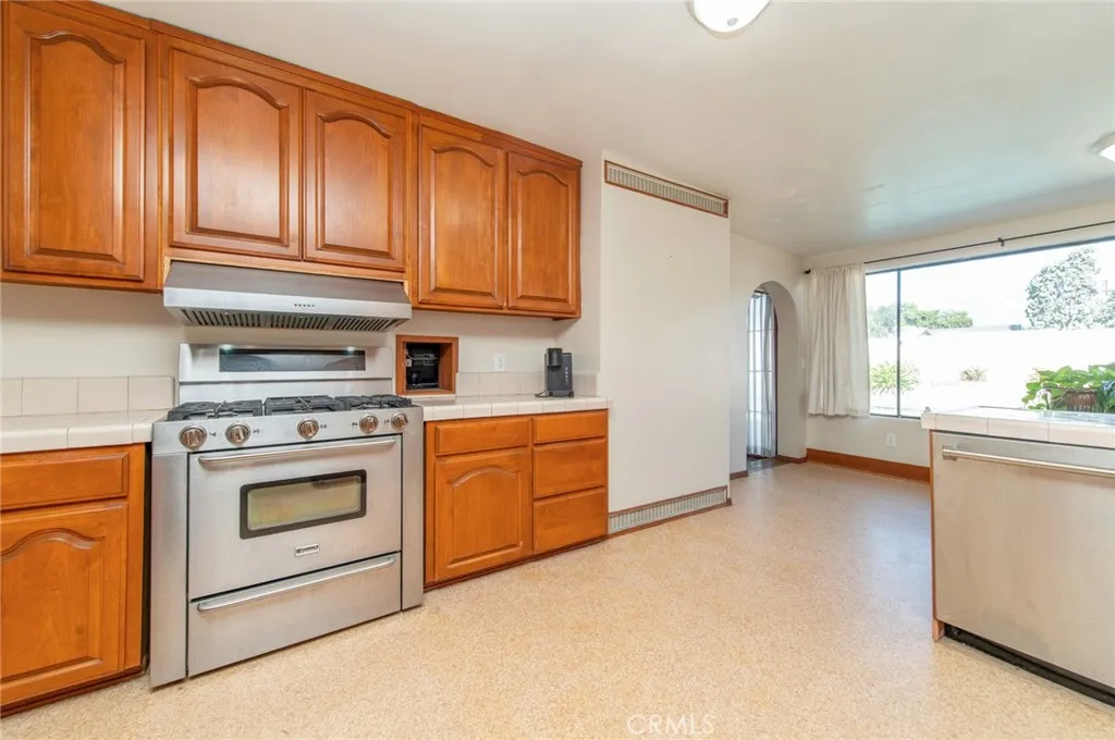 1885 W 9th, Upland, California 91786 home-pic-15