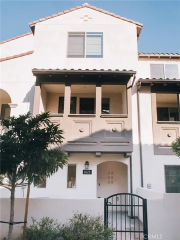2623 Glamis Ct is a 3-level condo with 3 bedrooms and 3 bathrooms.  It was built in 2020.