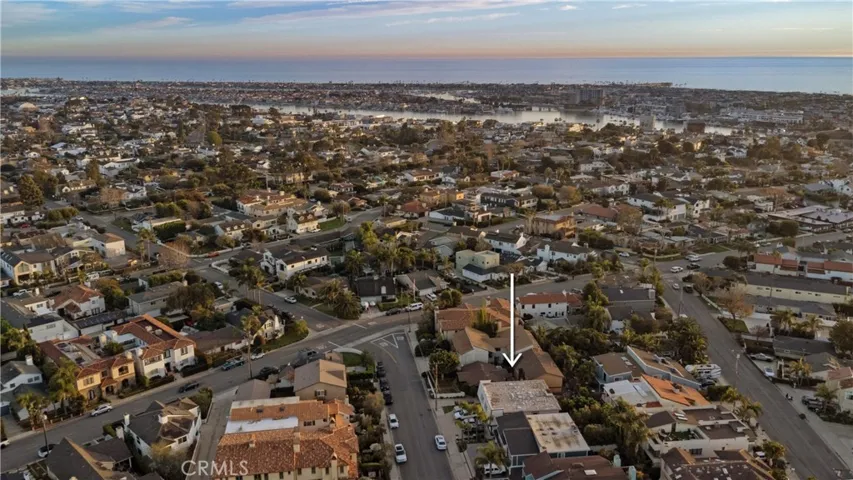 A wonderful location and easy bike ride to the beach, the shops and dining on 17th St