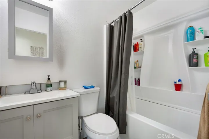 Upper unit bath