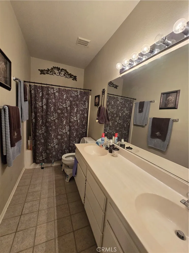 13049 Nelliebell Drive, Victorville, California 92392 home-pic-13