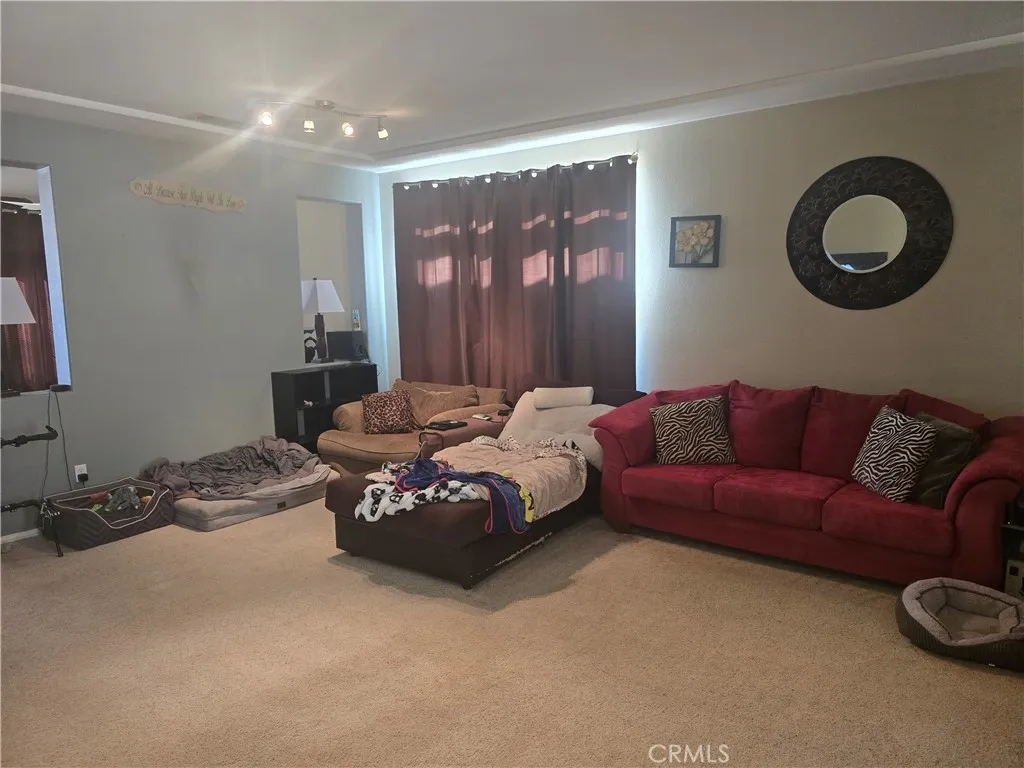 13049 Nelliebell Drive, Victorville, California 92392 home-pic-4