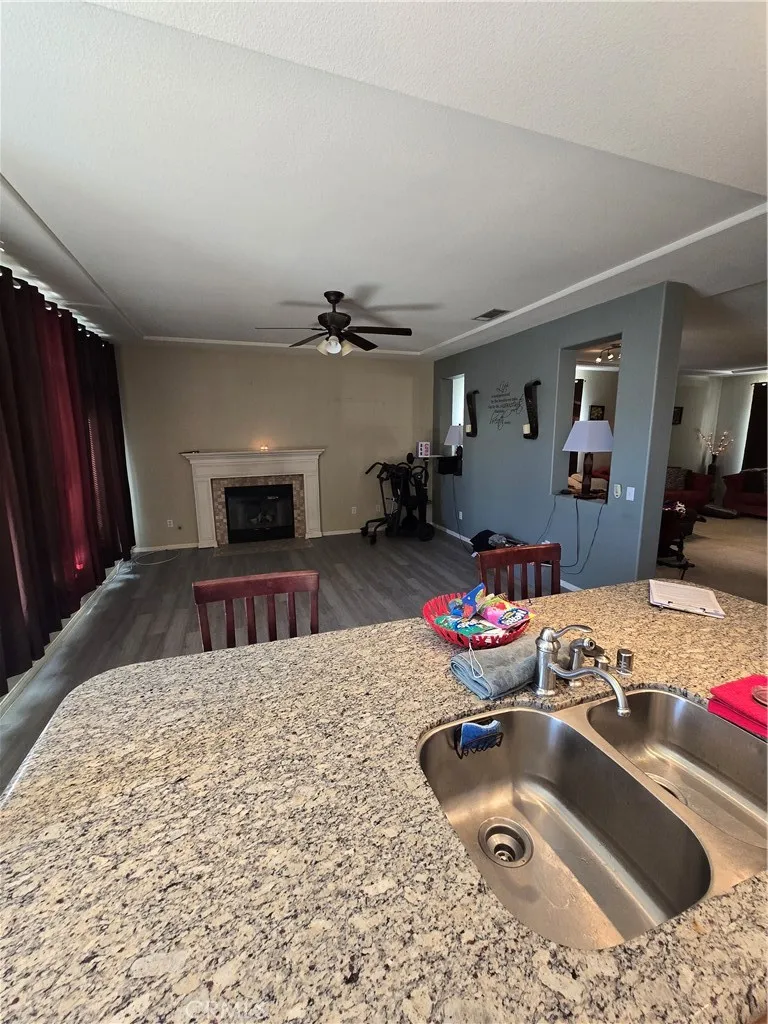 13049 Nelliebell Drive, Victorville, California 92392 home-pic-9