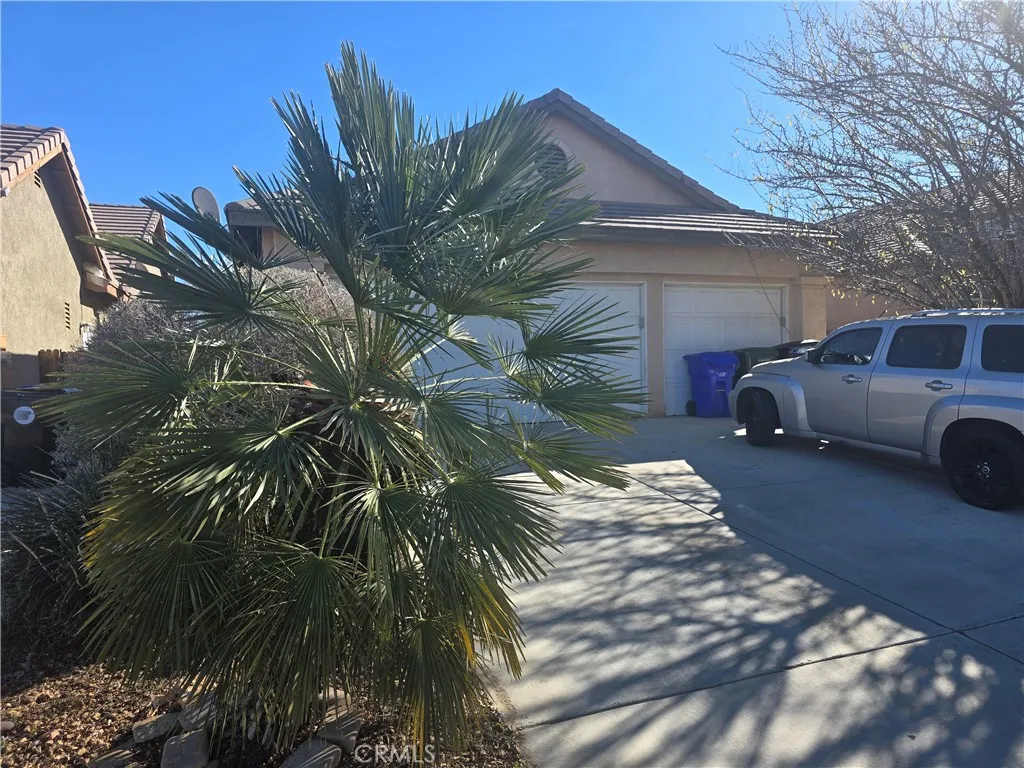 13049 Nelliebell Drive, Victorville, California 92392 home-pic-2