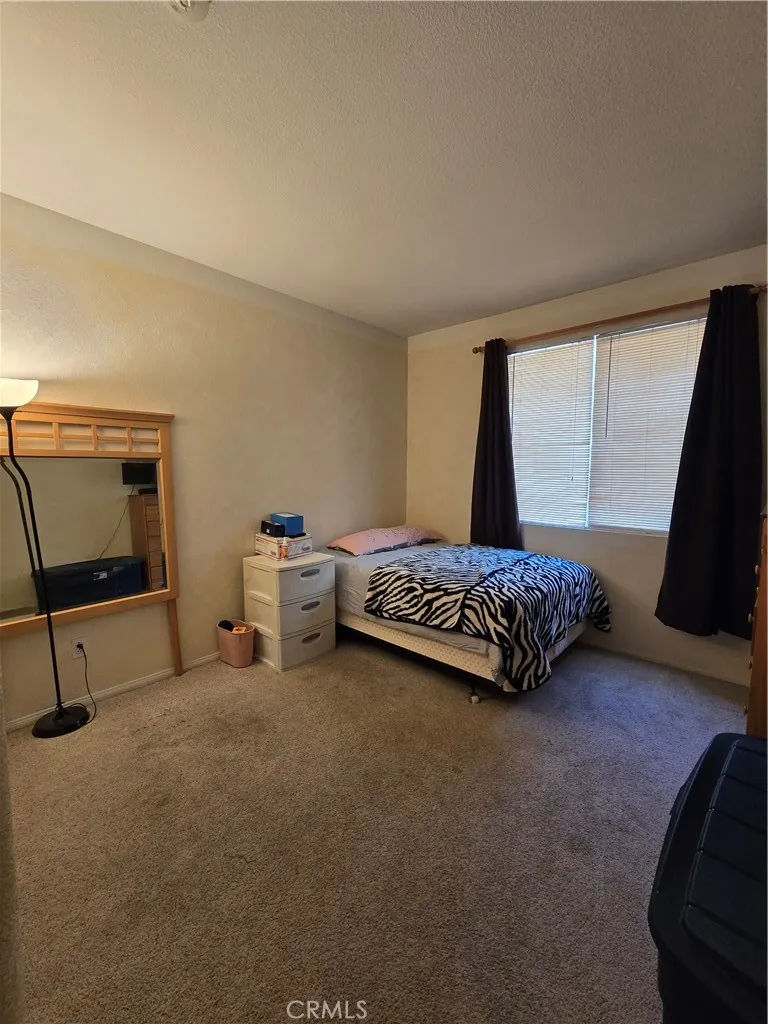 13049 Nelliebell Drive, Victorville, California 92392 home-pic-16