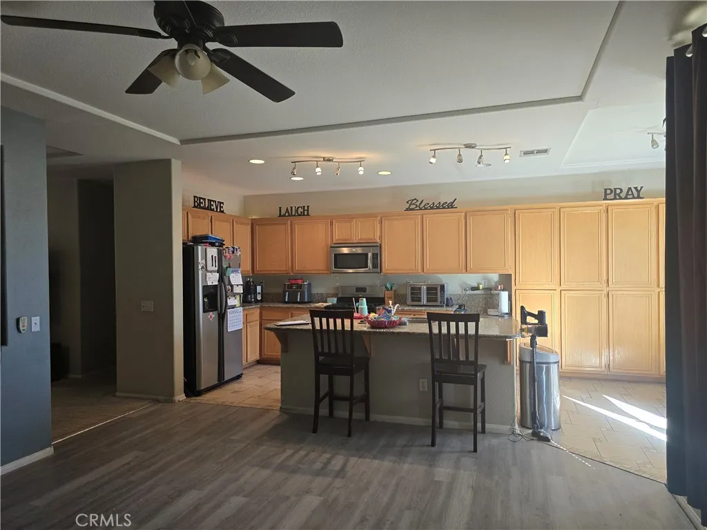 13049 Nelliebell Drive, Victorville, California 92392 home-pic-7