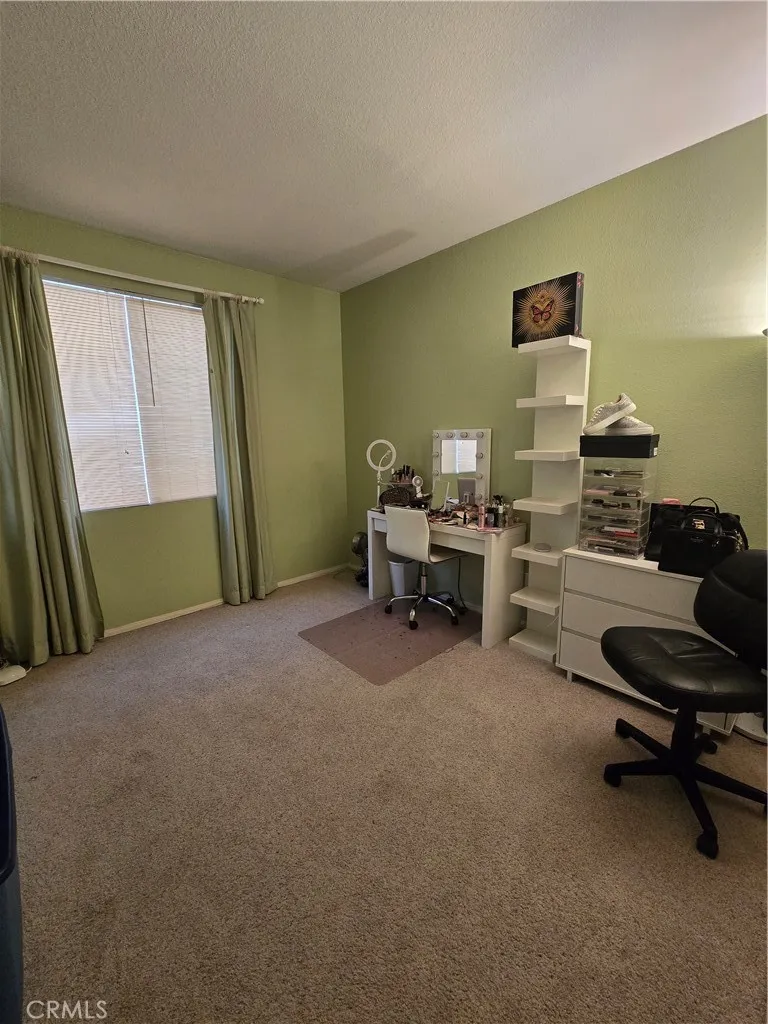13049 Nelliebell Drive, Victorville, California 92392 home-pic-15