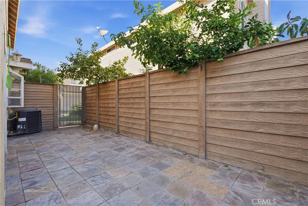 9826 California, South Gate, California 90280 home-pic-25