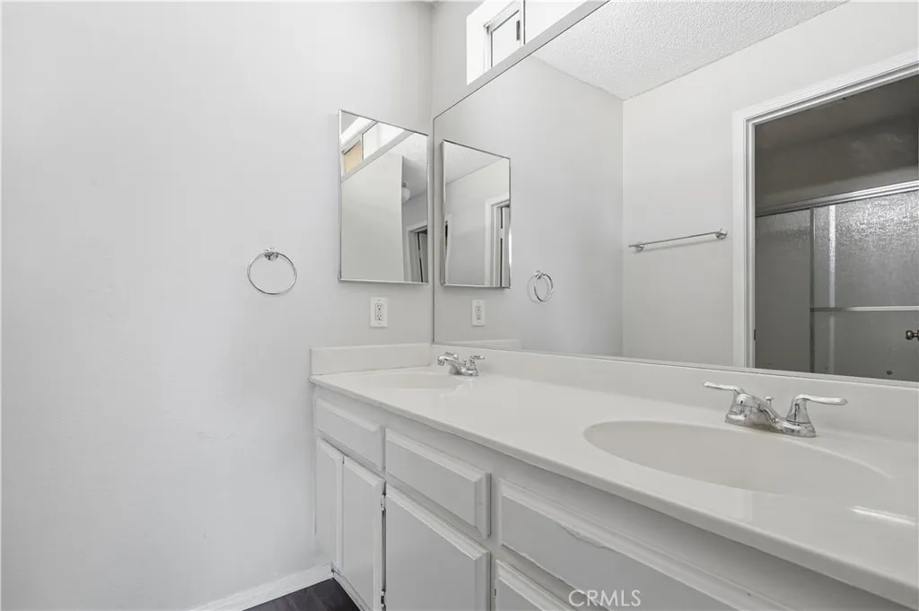 9826 California, South Gate, California 90280 home-pic-15