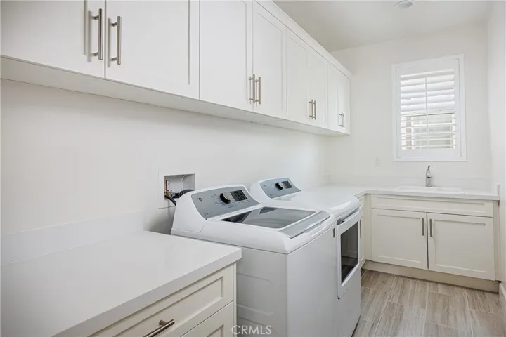 2017 Picasso, Santa Ana, California 92704