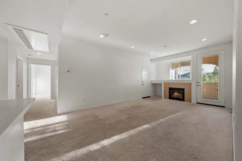 41410 Juniper St. 123, Murrieta, California 92562 home-pic-3