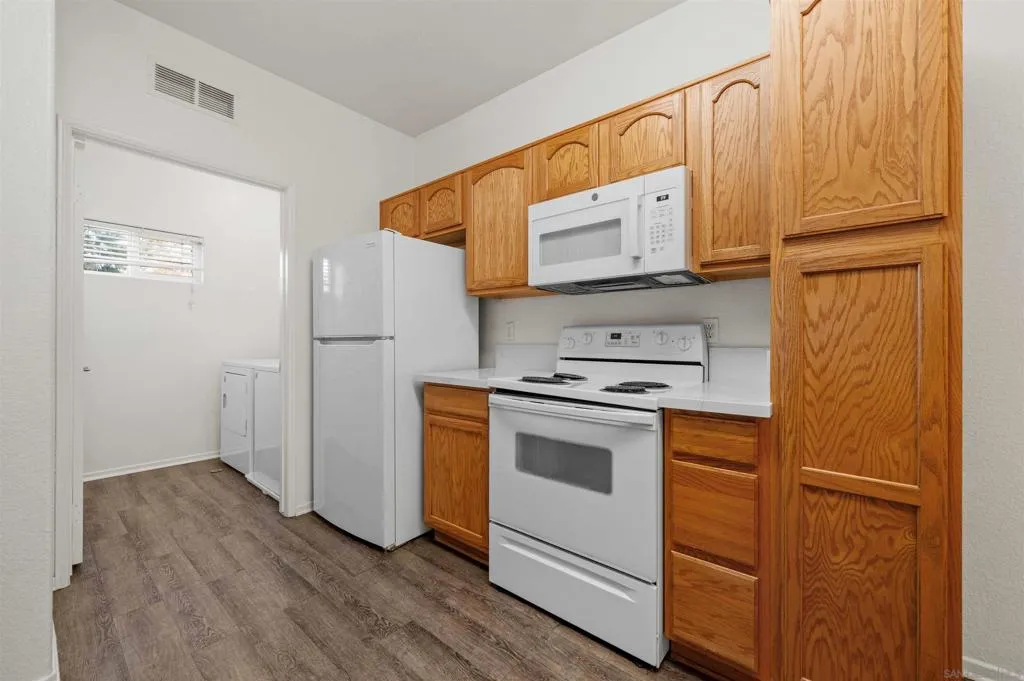 41410 Juniper St. 123, Murrieta, California 92562 home-pic-7