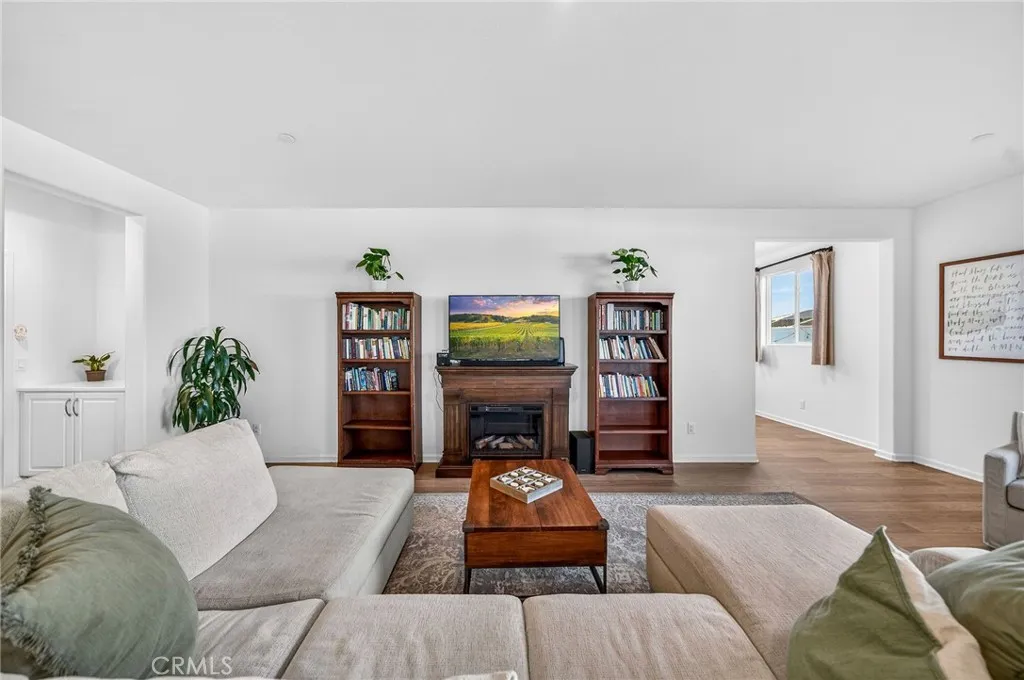 36316 Beacon Light Way, Wildomar, California 92595 home-pic-6