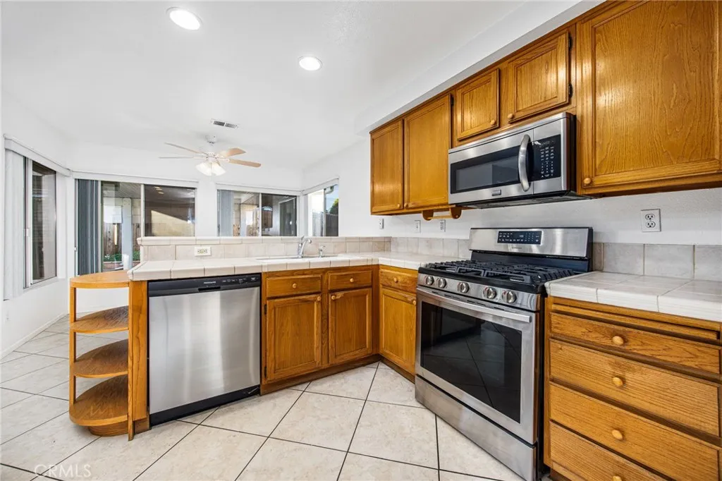 29383 Lake Forest, Menifee, California 92586 home-pic-12
