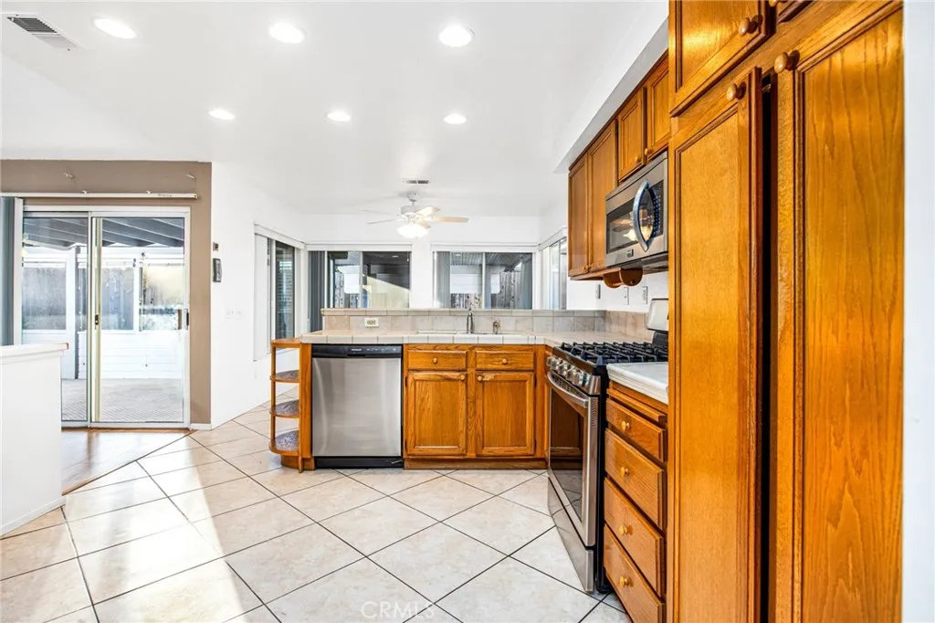 29383 Lake Forest, Menifee, California 92586 home-pic-13