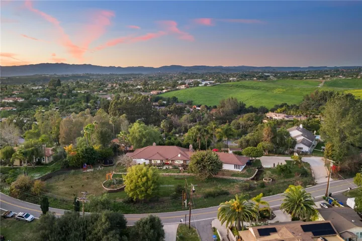 1650 Winterwarm Drive, Fallbrook, California 92028