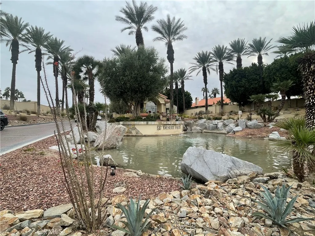 344 Vista Royale, Palm Desert, California 92211 home-pic-2