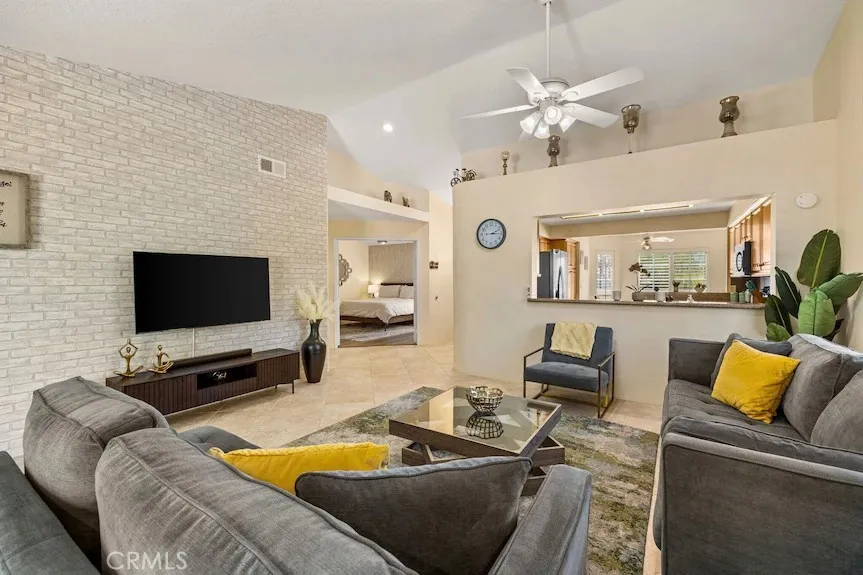 344 Vista Royale, Palm Desert, California 92211 home-pic-19