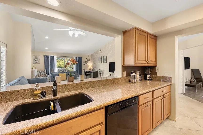 344 Vista Royale, Palm Desert, California 92211 home-pic-10