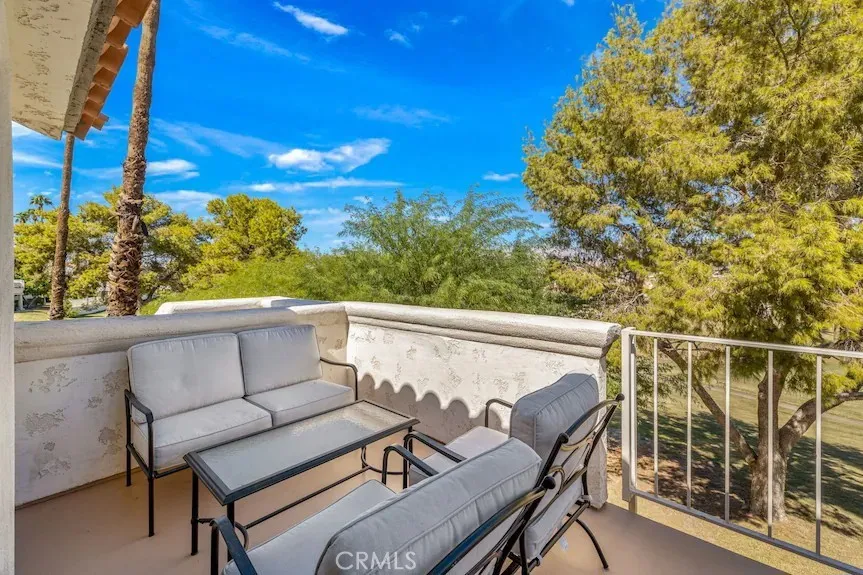 344 Vista Royale, Palm Desert, California 92211 home-pic-9