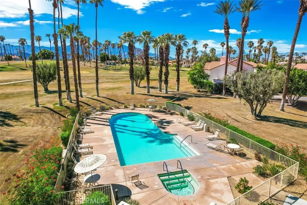 344 Vista Royale, Palm Desert, California 92211 home-pic-36