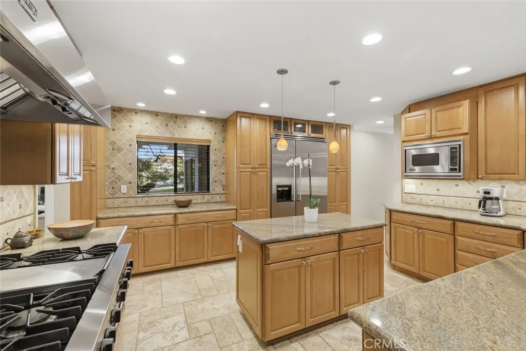 489 Oakhampton, Thousand Oaks, California 91361 home-pic-9