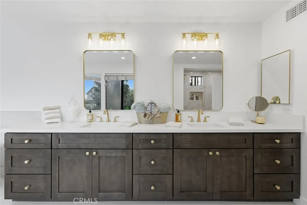 489 Oakhampton, Thousand Oaks, California 91361 home-pic-25