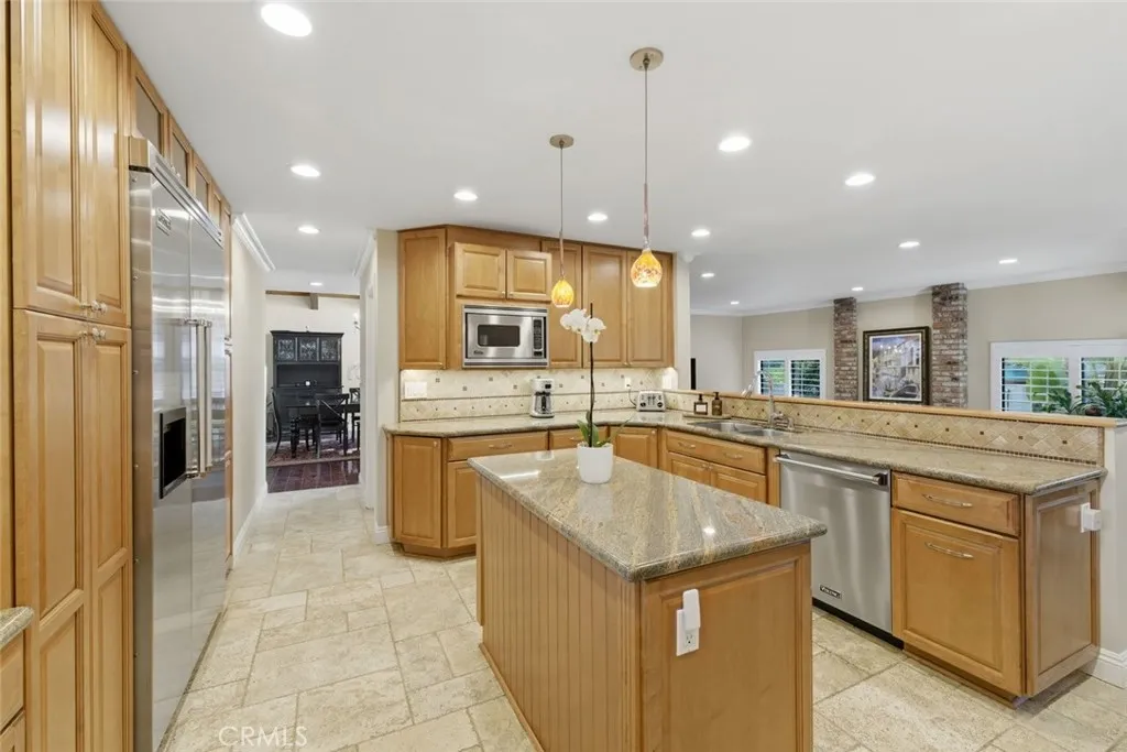 489 Oakhampton, Thousand Oaks, California 91361 home-pic-7