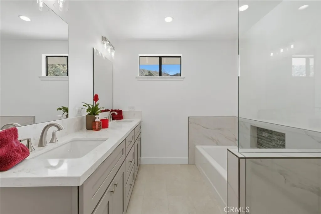 489 Oakhampton, Thousand Oaks, California 91361 home-pic-29