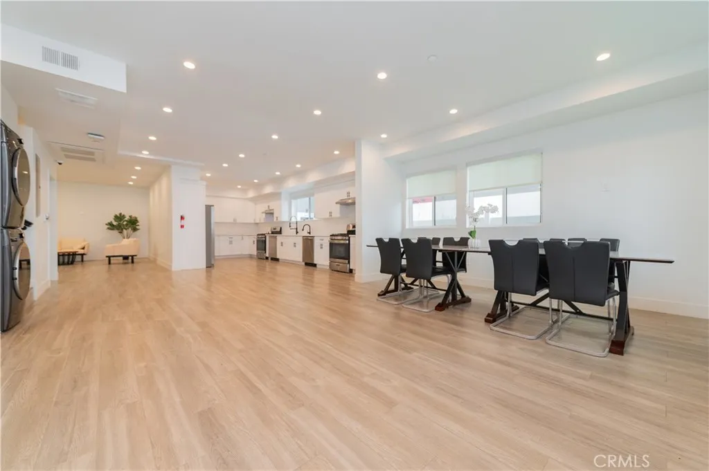 1444 W 37th Street, Los Angeles, California 90018 home-pic-4